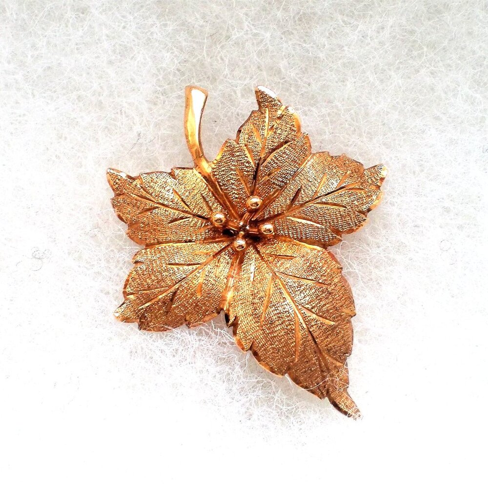 Beautiful Vintage Solid 14K Yellow Gold 3D Leaf Brooch Pin Pendant
